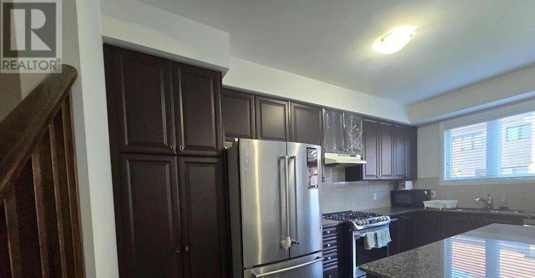 35 Landolfi Way, Bradford West Gwillimbury, ON, L3Z 4L7 - 4