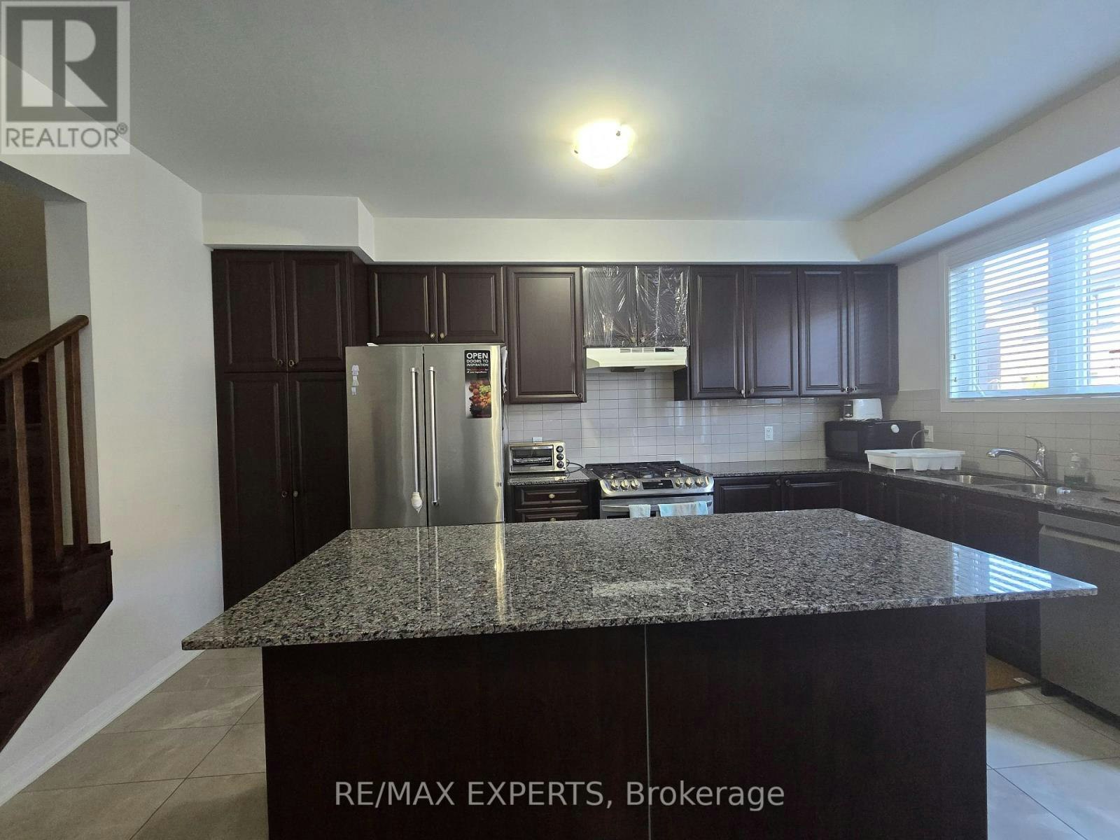 35 Landolfi Way, Bradford West Gwillimbury, ON, L3Z 4L7 - 5