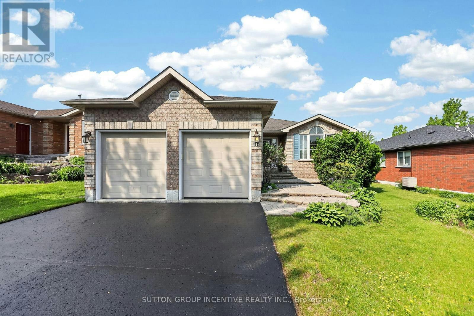 101 Lion's Gate Boulevard, Barrie, ON, L4M 7E5