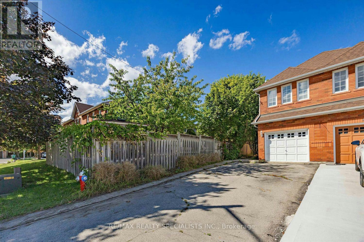 1329 Whiffletree Court, Mississauga, ON, L5N 7R1 - 3
