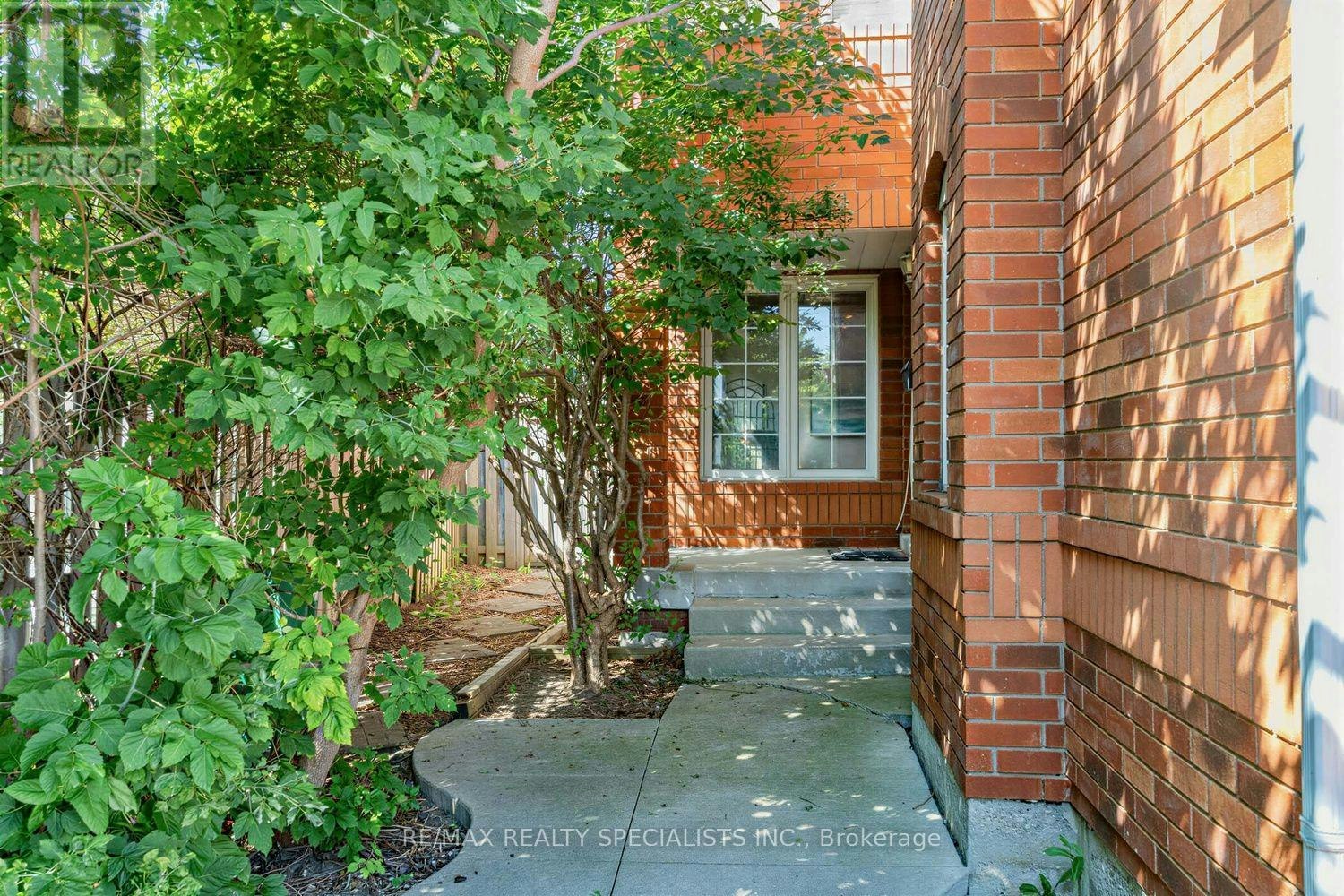 1329 Whiffletree Court, Mississauga, ON, L5N 7R1 - 4