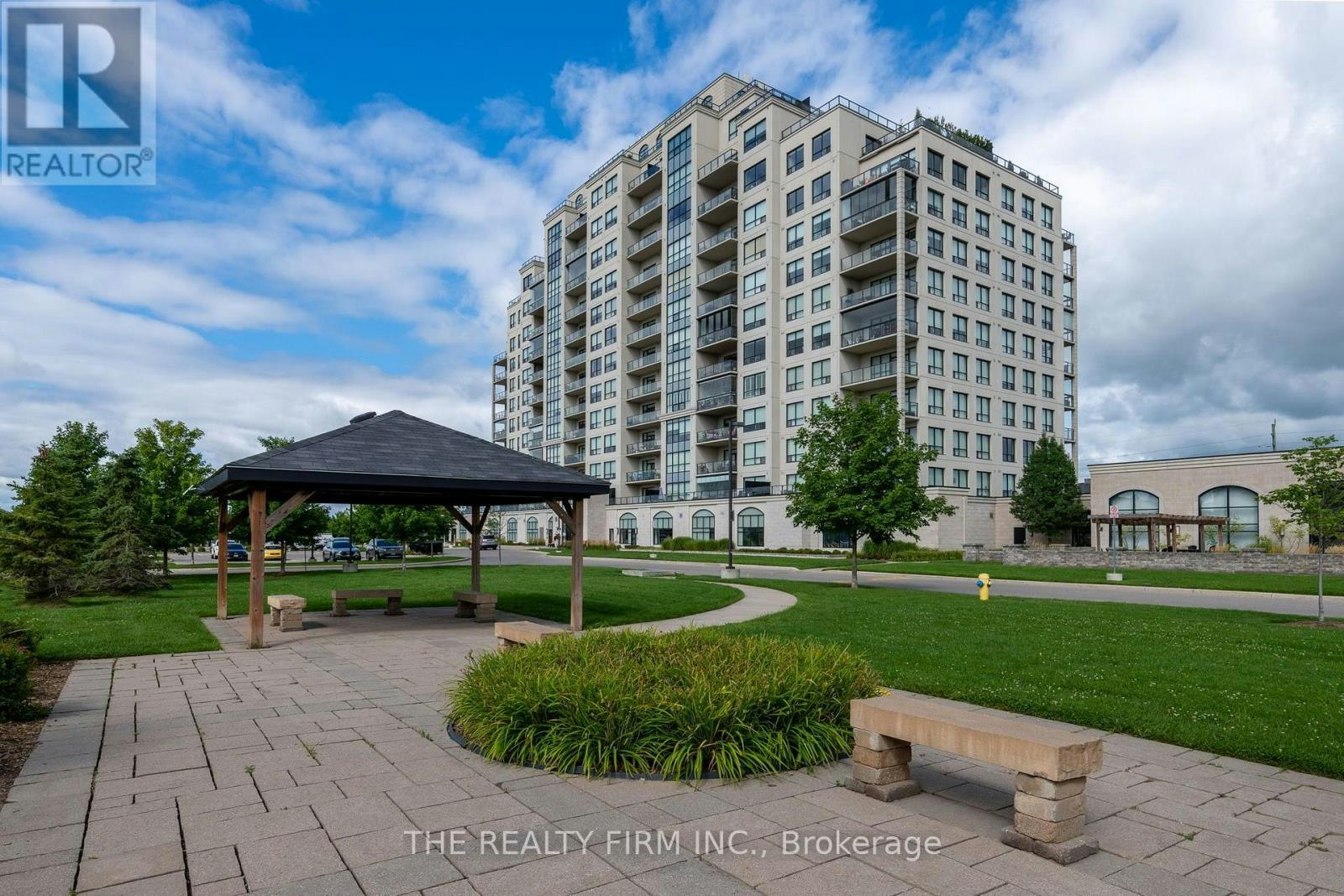 701-260 Villagewalk Boulevard, London, ON, N6G 0W6