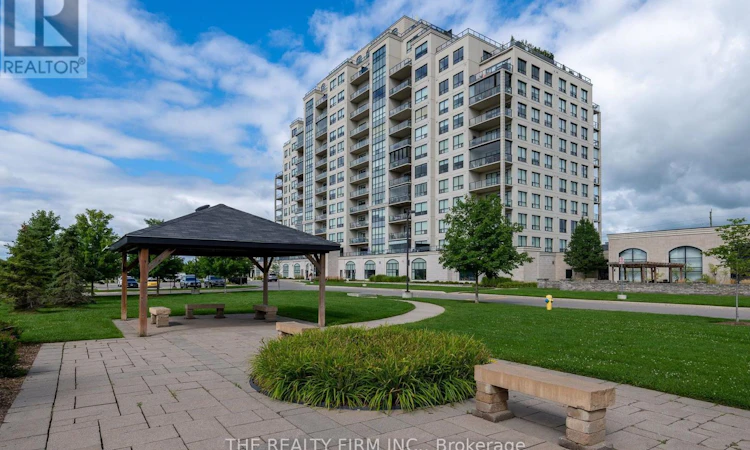 701-260 Villagewalk Boulevard