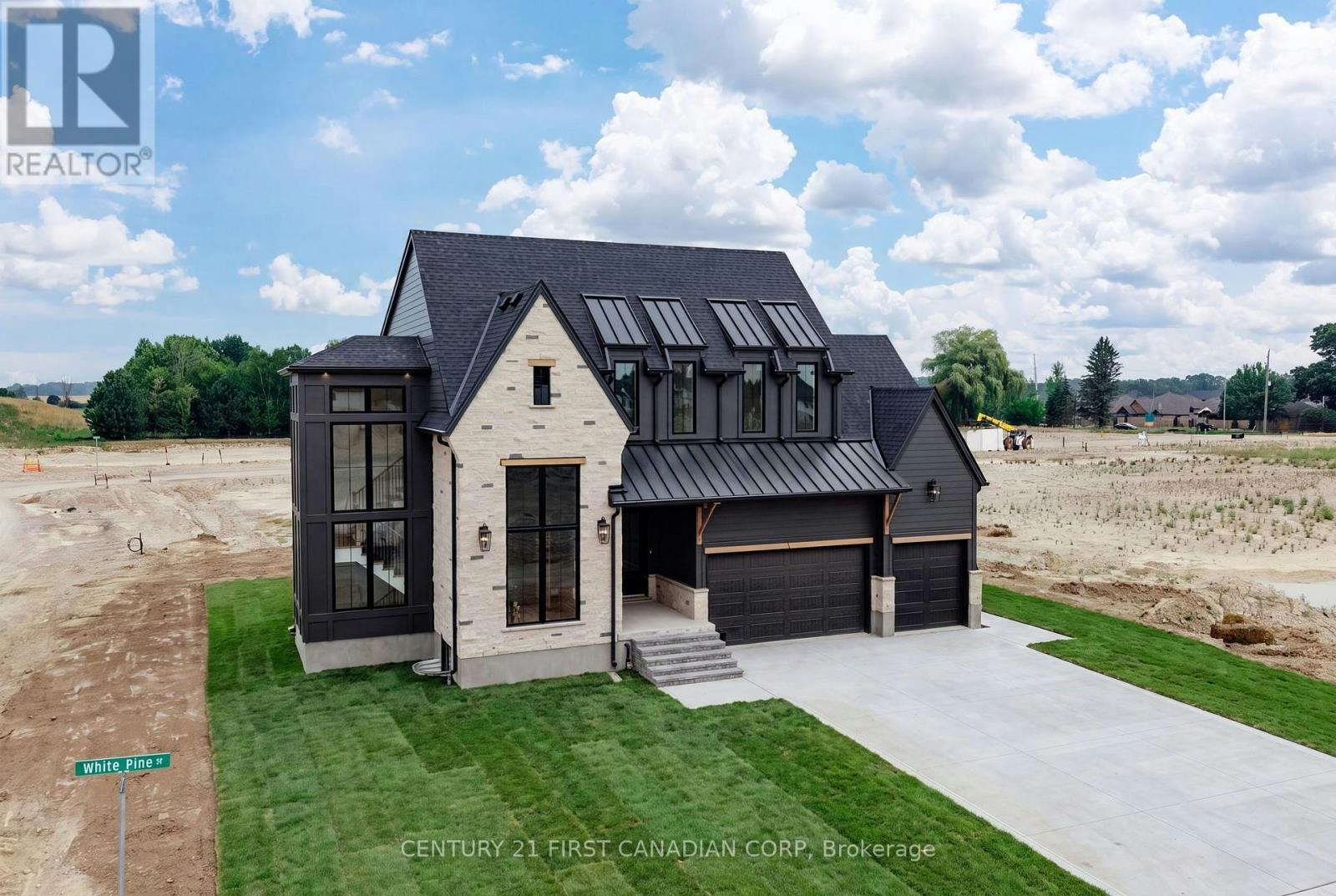 876 White Pine Street, London, ON, N6G 3X9