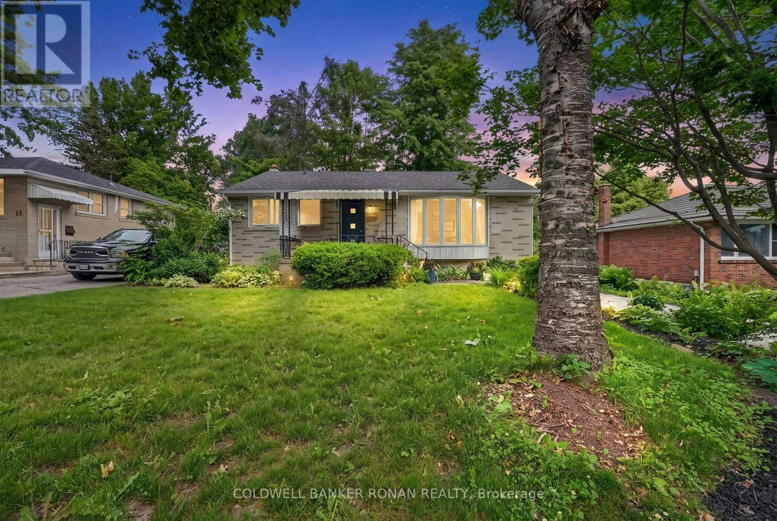 9 Vine Street, Barrie, ON, L4N 2B1