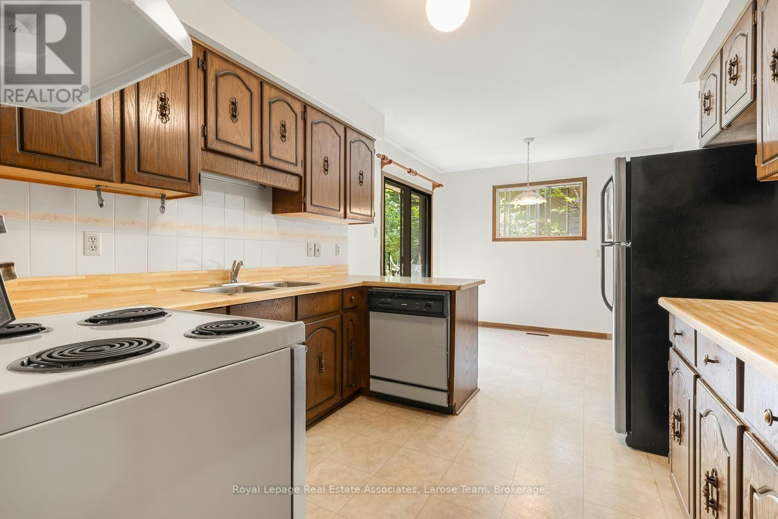 1344 Kenmuir Avenue, Mississauga, ON, L5G 4B4 - 7