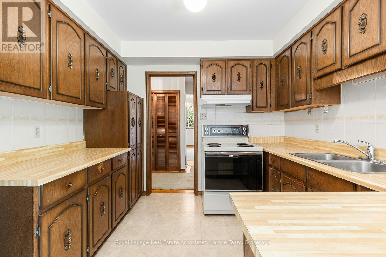 1344 Kenmuir Avenue, Mississauga, ON, L5G 4B4 - 9
