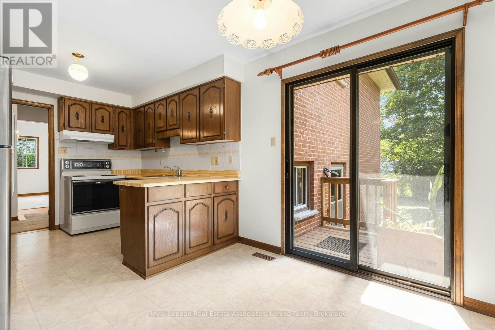 1344 Kenmuir Avenue, Mississauga, ON, L5G 4B4 - 10