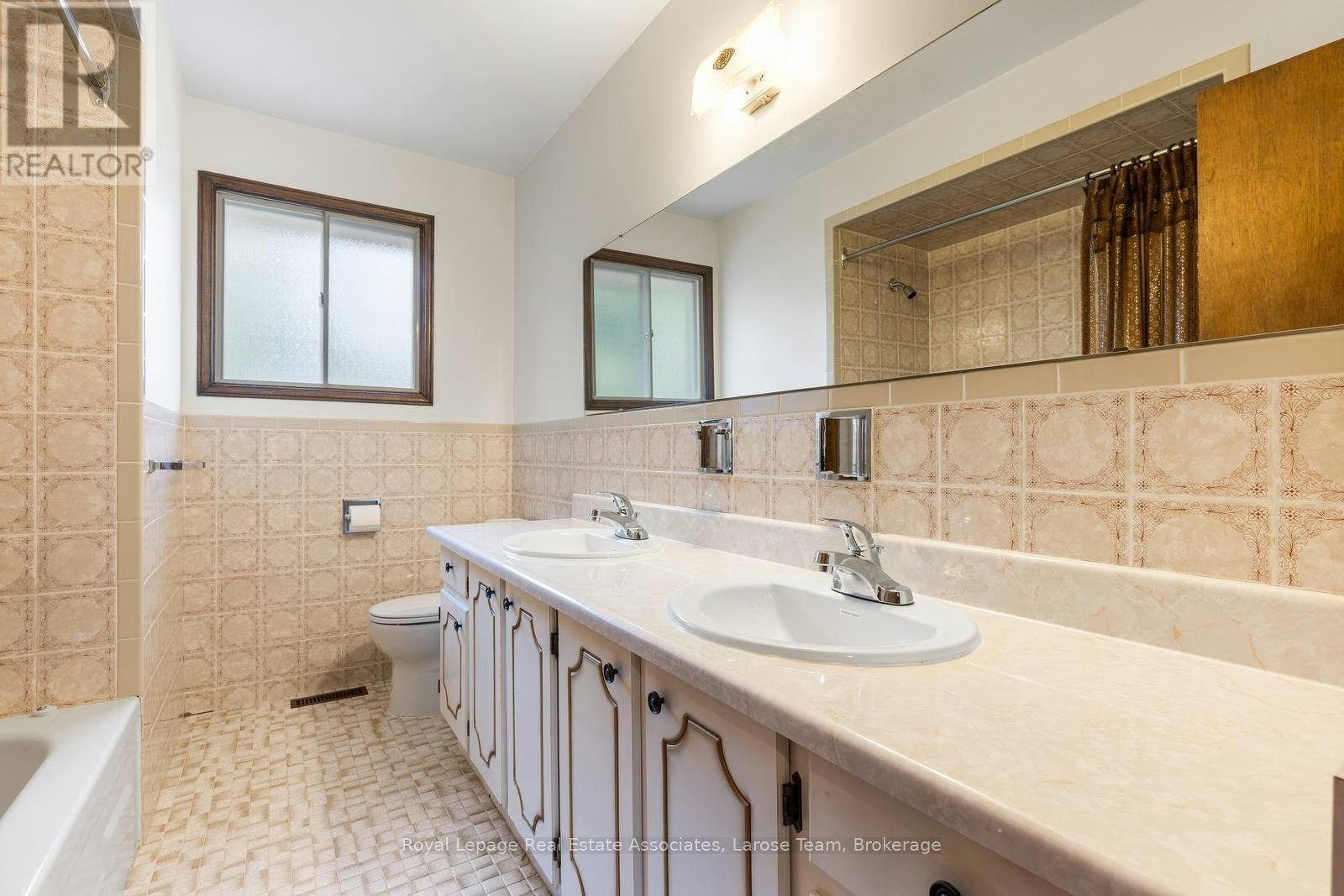 1344 Kenmuir Avenue, Mississauga, ON, L5G 4B4 - 15