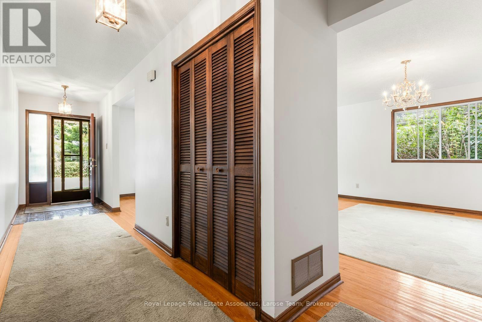 1344 Kenmuir Avenue, Mississauga, ON, L5G 4B4 - 6