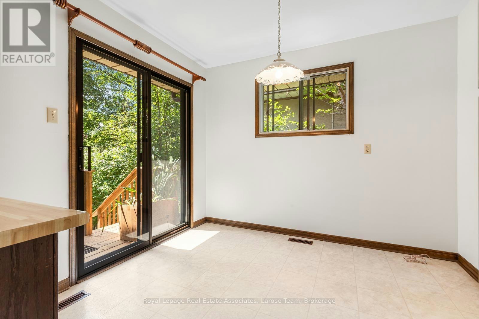 1344 Kenmuir Avenue, Mississauga, ON, L5G 4B4 - 11