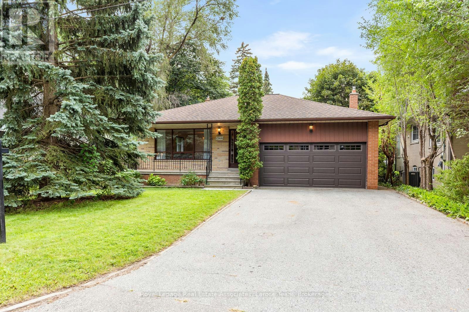 1344 Kenmuir Avenue, Mississauga, ON, L5G 4B4