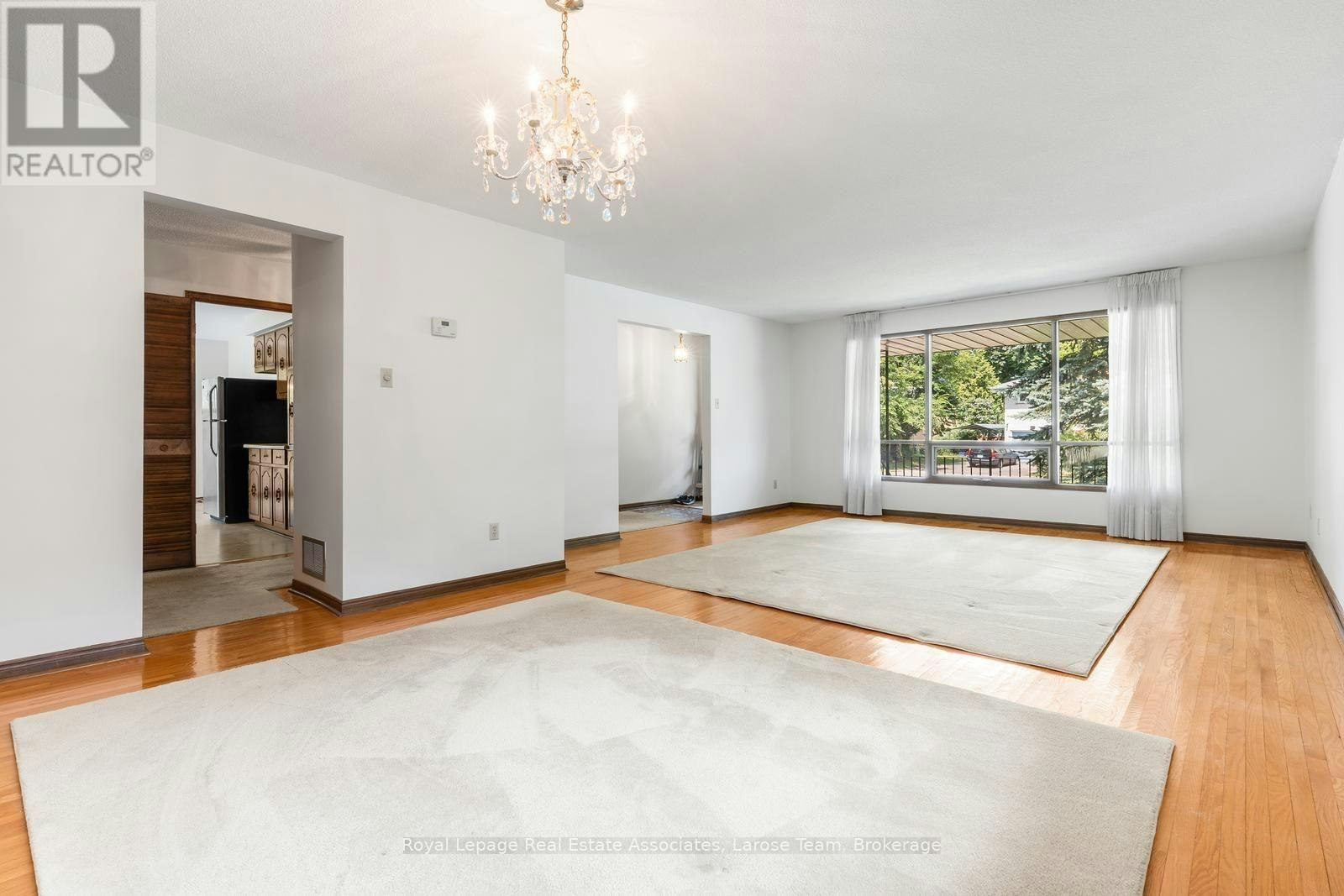 1344 Kenmuir Avenue, Mississauga, ON, L5G 4B4 - 3