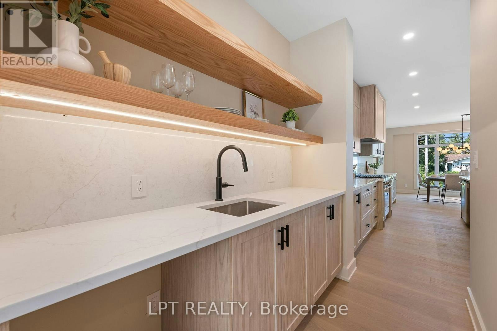15 Briggs Avenue, Ottawa, ON, K2E 6W5 - 10