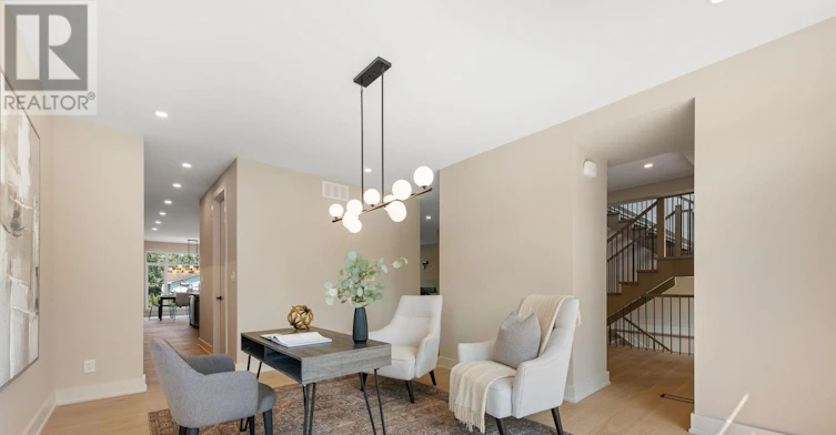 15 Briggs Avenue, Ottawa, ON, K2E 6W5 - 8