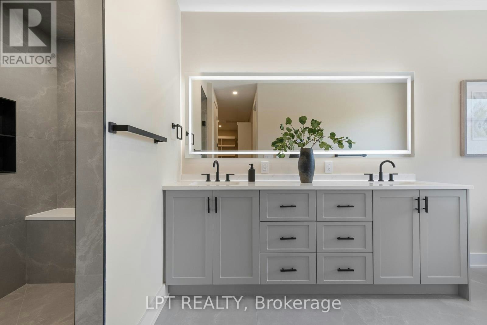 15 Briggs Avenue, Ottawa, ON, K2E 6W5 - 30