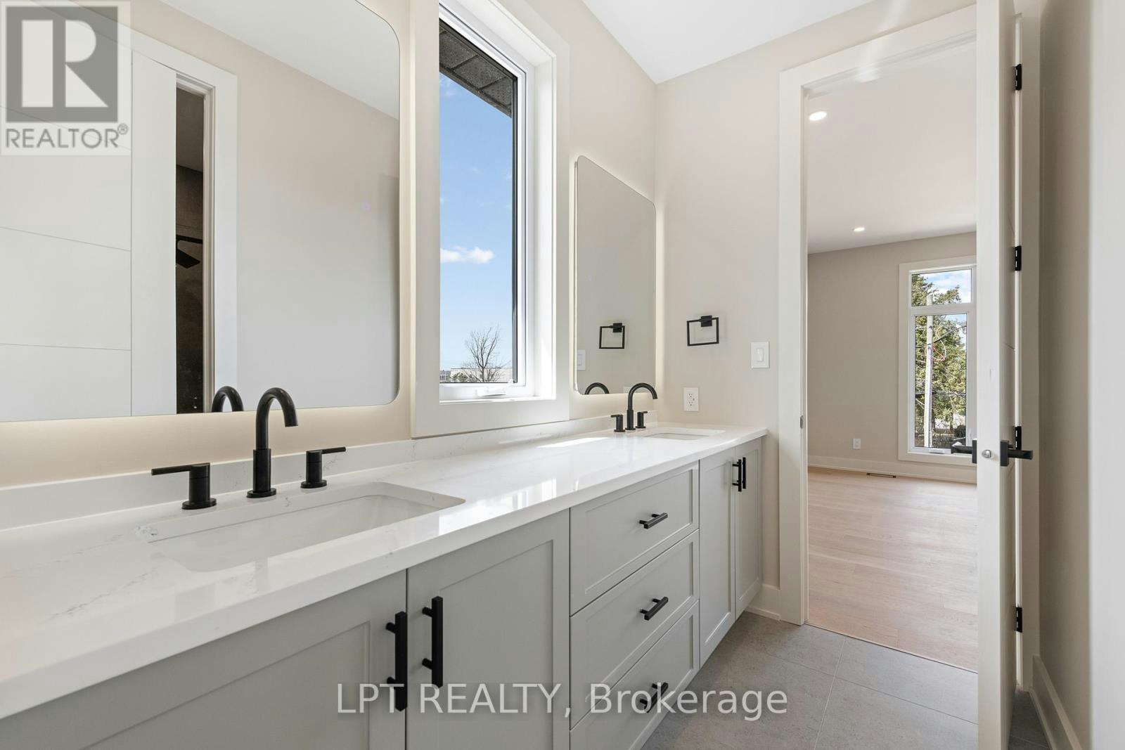 15 Briggs Avenue, Ottawa, ON, K2E 6W5 - 41