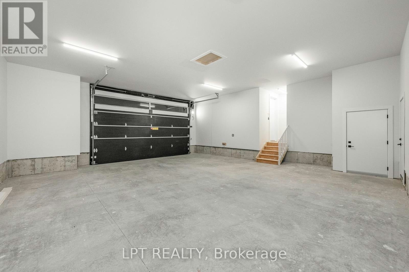 15 Briggs Avenue, Ottawa, ON, K2E 6W5 - 45