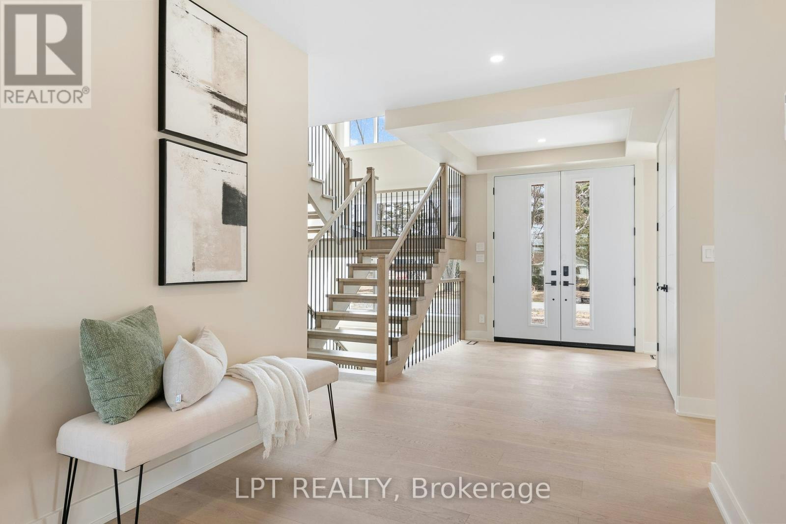15 Briggs Avenue, Ottawa, ON, K2E 6W5 - 4