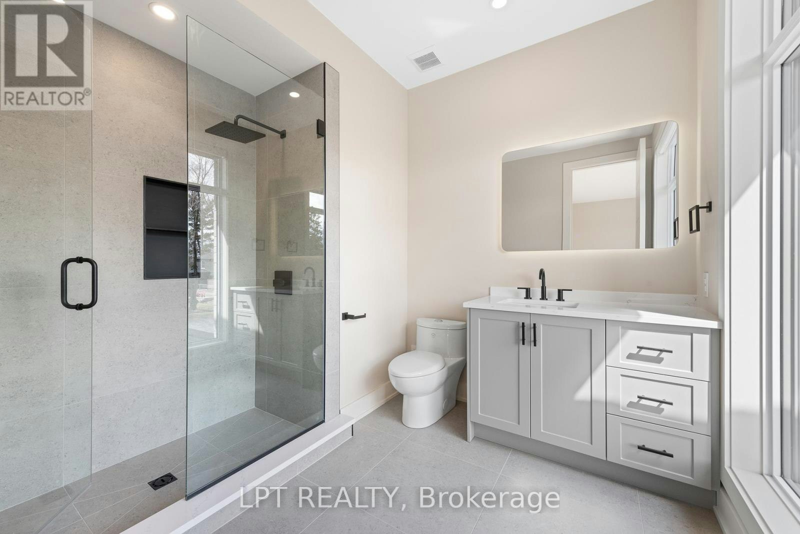 15 Briggs Avenue, Ottawa, ON, K2E 6W5 - 38
