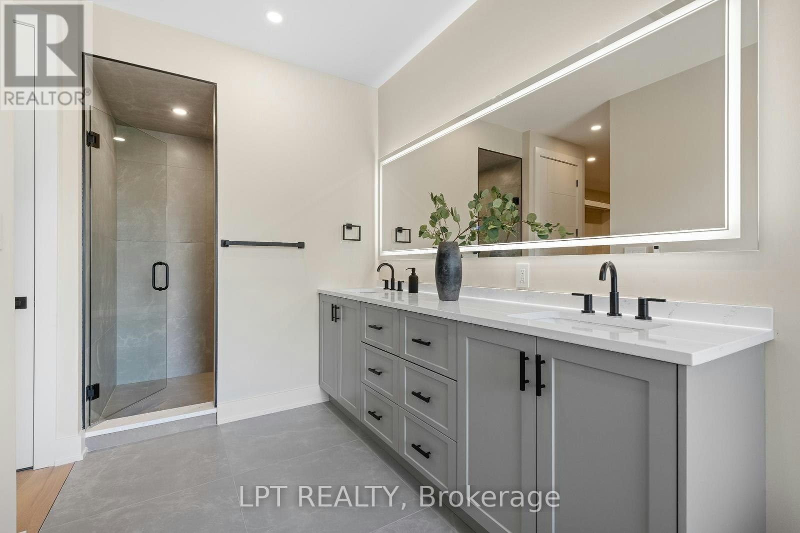 15 Briggs Avenue, Ottawa, ON, K2E 6W5 - 33