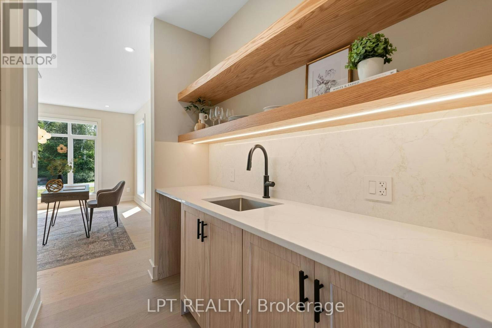 15 Briggs Avenue, Ottawa, ON, K2E 6W5 - 11