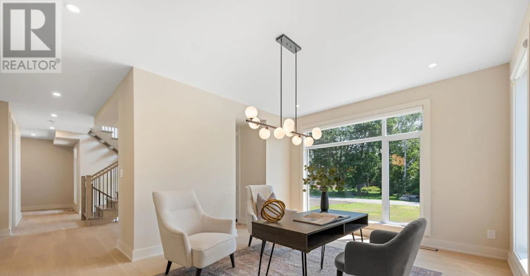 15 Briggs Avenue, Ottawa, ON, K2E 6W5 - 7