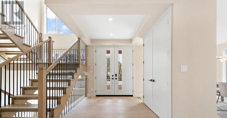 15 Briggs Avenue, Ottawa, ON, K2E 6W5 - 3