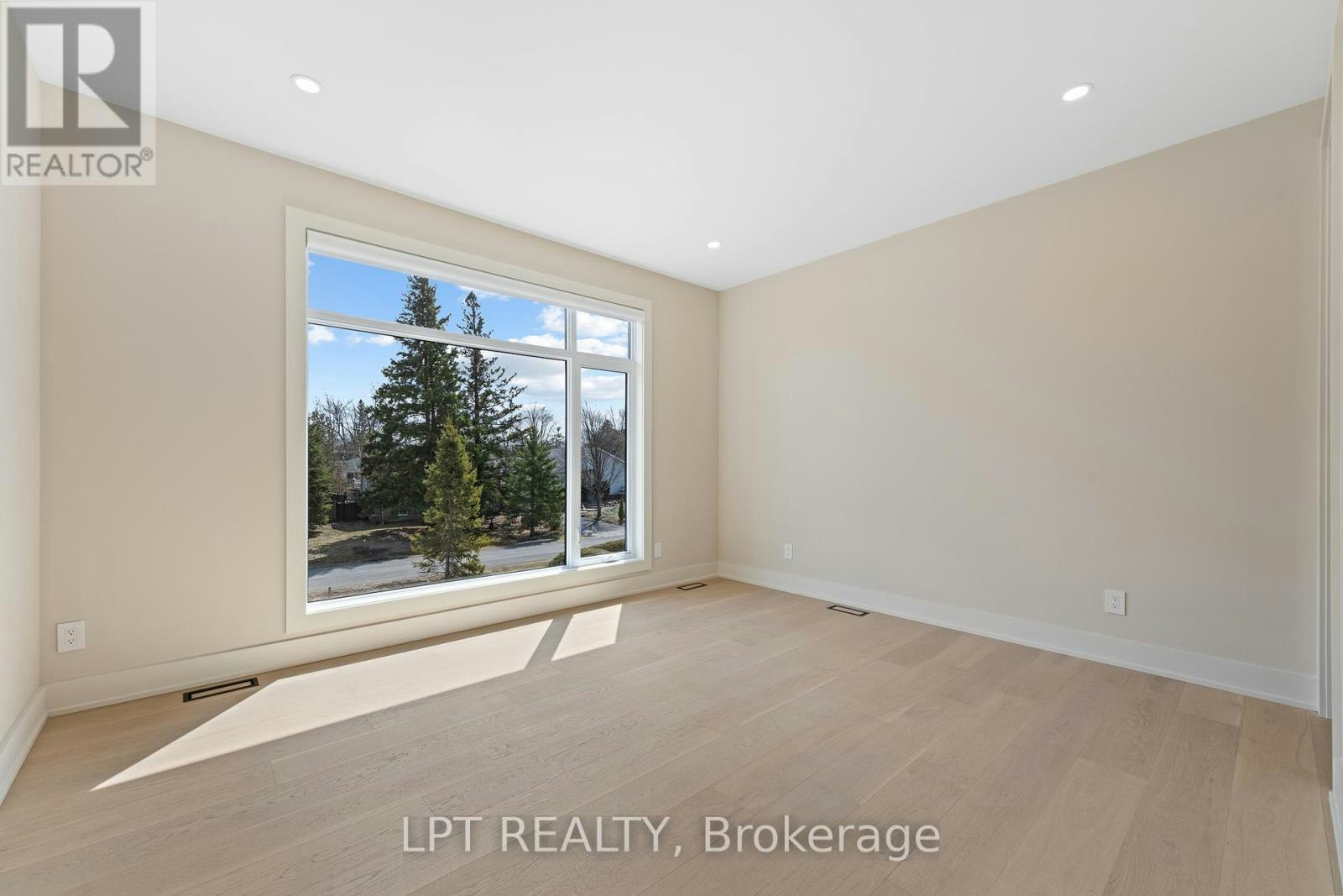15 Briggs Avenue, Ottawa, ON, K2E 6W5 - 36