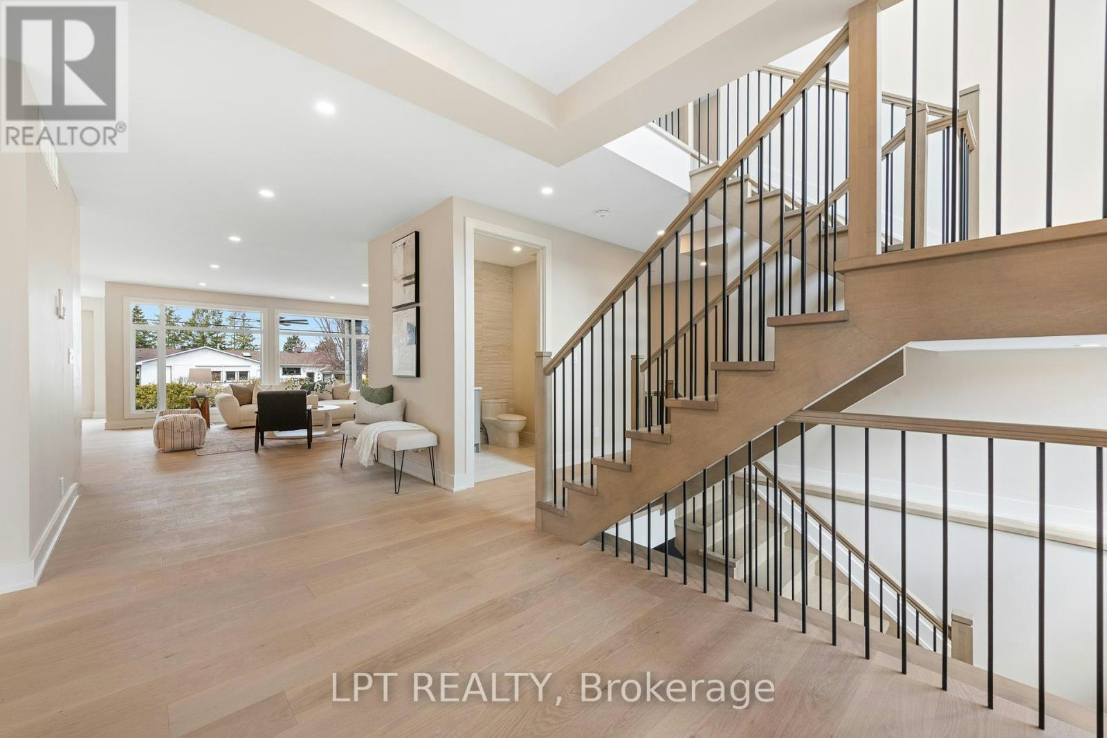 15 Briggs Avenue, Ottawa, ON, K2E 6W5 - 5