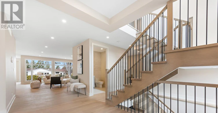 15 Briggs Avenue, Ottawa, ON, K2E 6W5 - 5