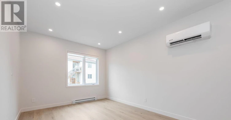 4-249 Columbus Avenue, Ottawa, ON, K1K 1P5 - 4