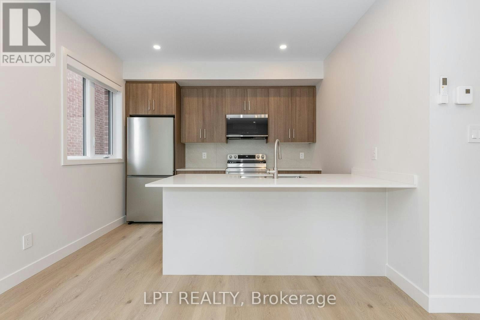 4-249 Columbus Avenue, Ottawa, ON, K1K 1P5 - 2