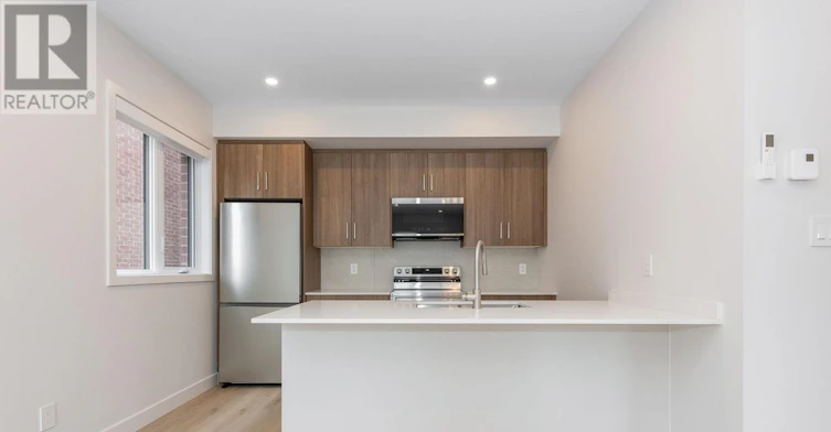 4-249 Columbus Avenue, Ottawa, ON, K1K 1P5 - 2