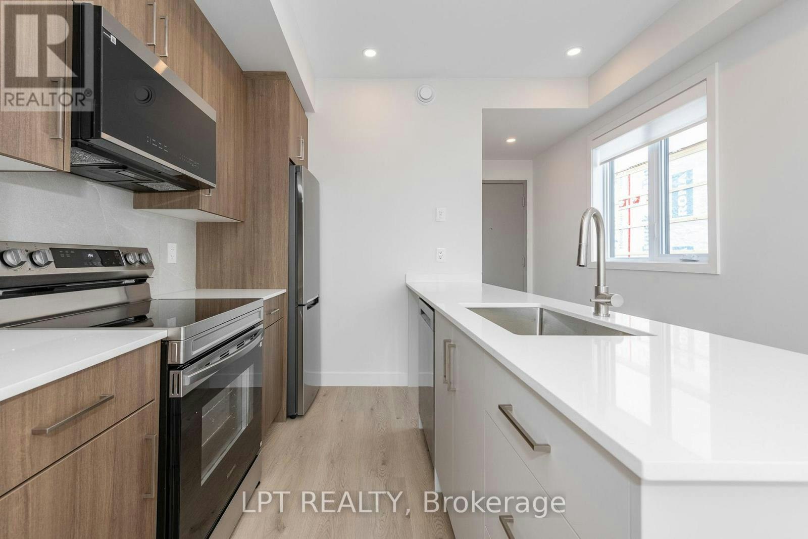 7-249 Columbus Avenue, Ottawa, ON, K1K 1P5 - 4