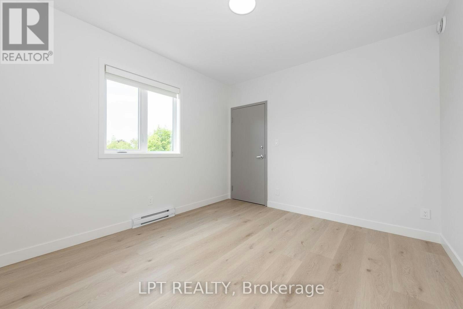 7-249 Columbus Avenue, Ottawa, ON, K1K 1P5 - 12