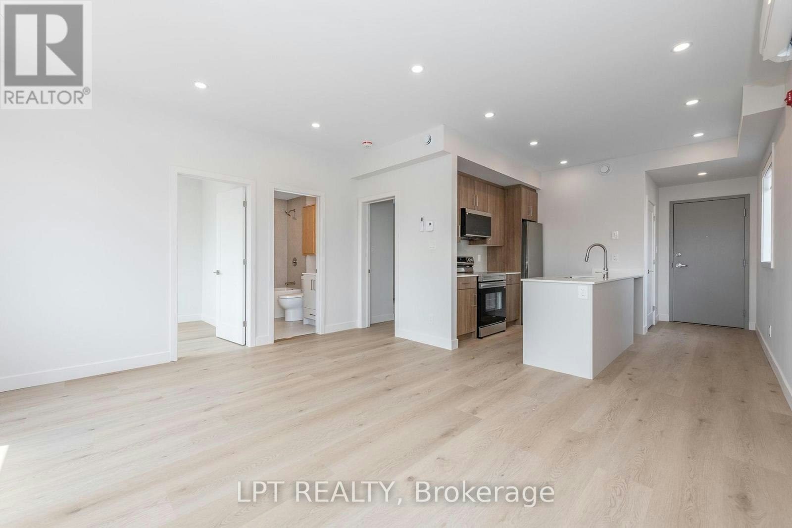 7-249 Columbus Avenue, Ottawa, ON, K1K 1P5 - 9