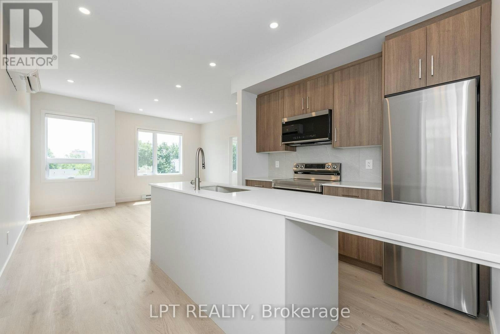 7-249 Columbus Avenue, Ottawa, ON, K1K 1P5 - 2