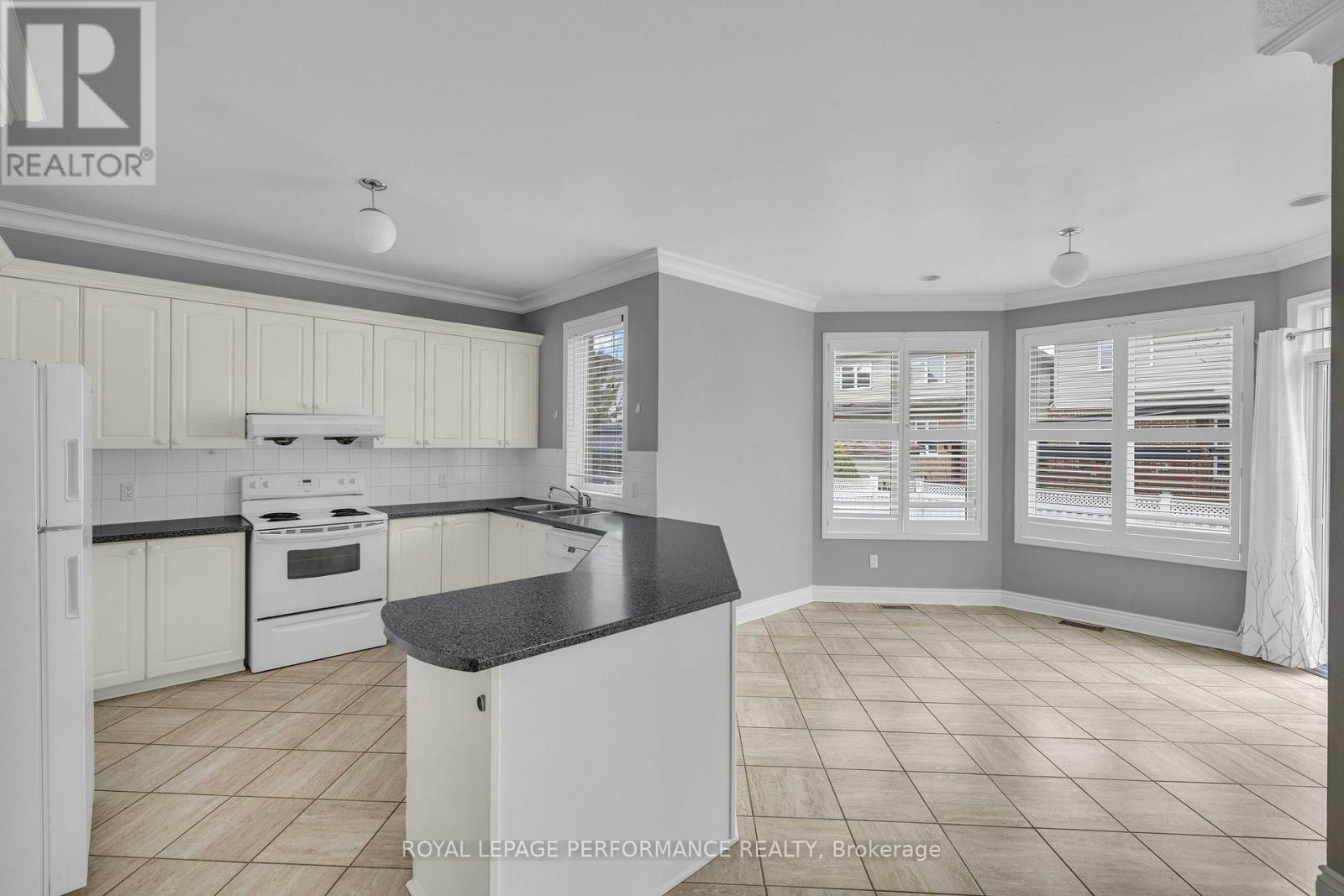 2415 Des Pruches Avenue, Ottawa, ON, K1W 1K7 - 11
