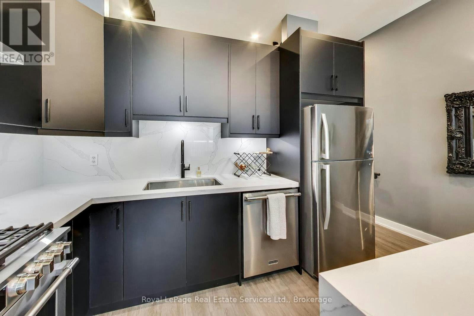 202-766 King Street W, Toronto, ON, M5V 1N6 - 7