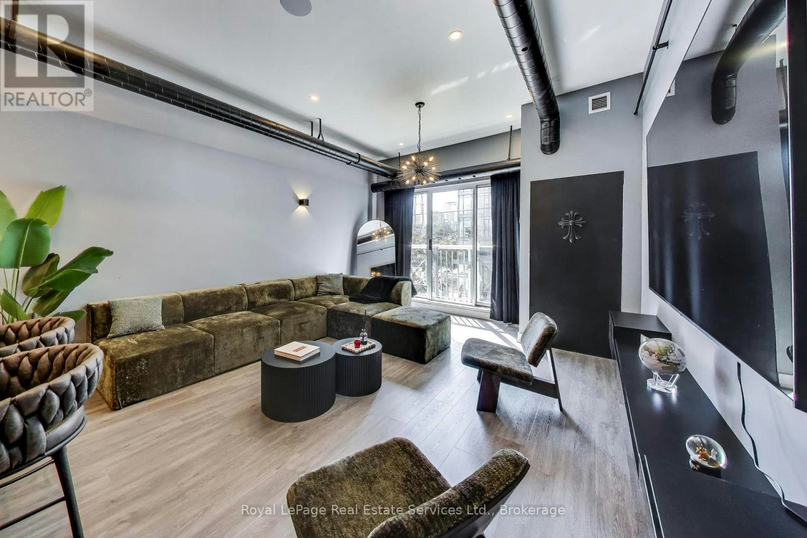 202-766 King Street W, Toronto, ON, M5V 1N6 - 3