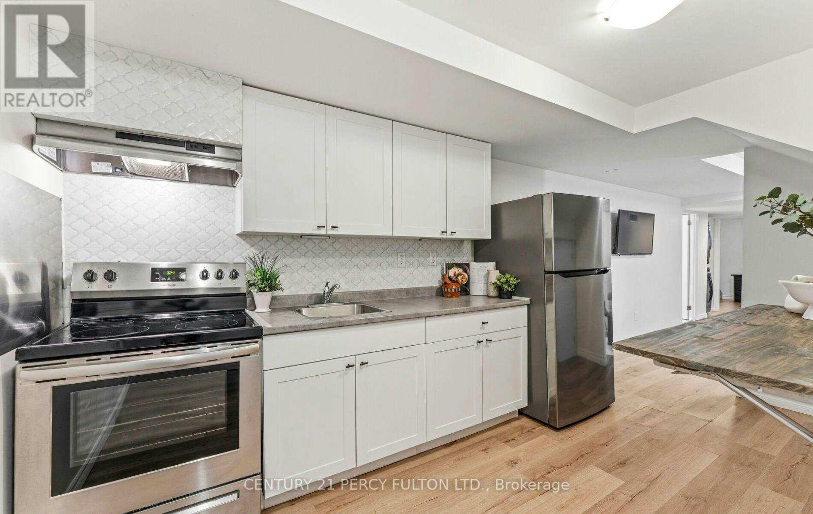 BSMT-34 Broden Crescent, Whitby, ON, L1P 0M1