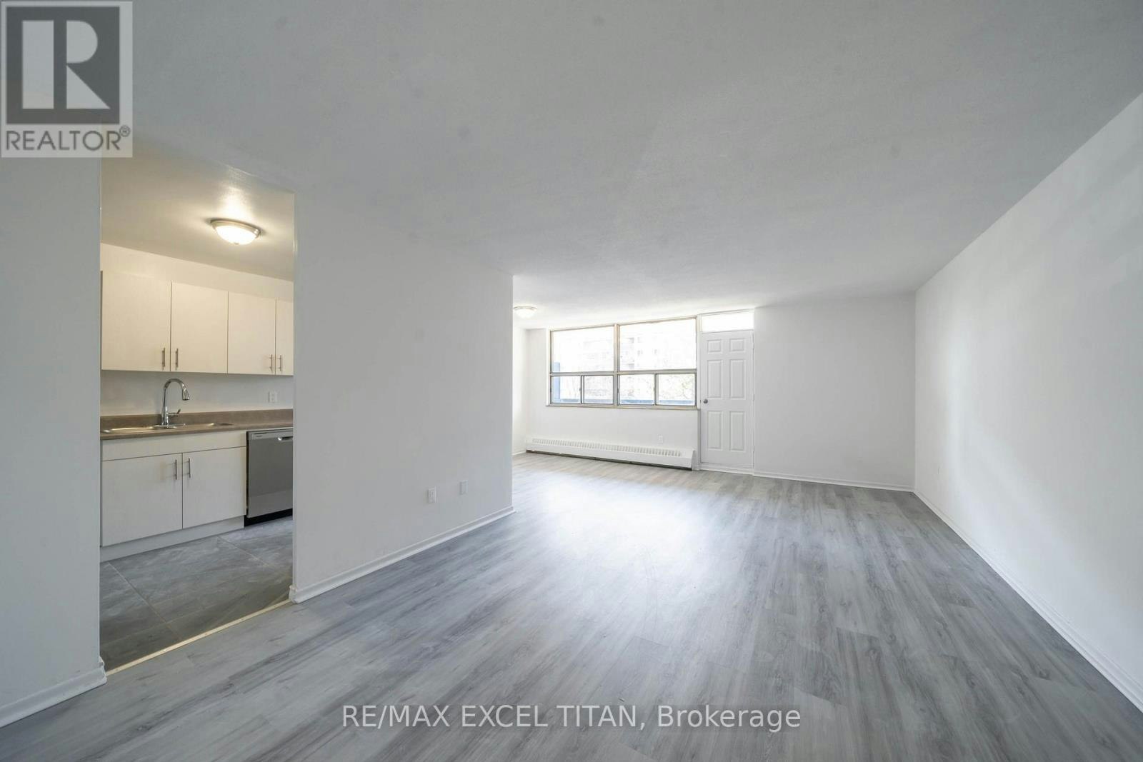 307-165 Cosburn Avenue, Toronto, ON, M4J 2L3 - 6