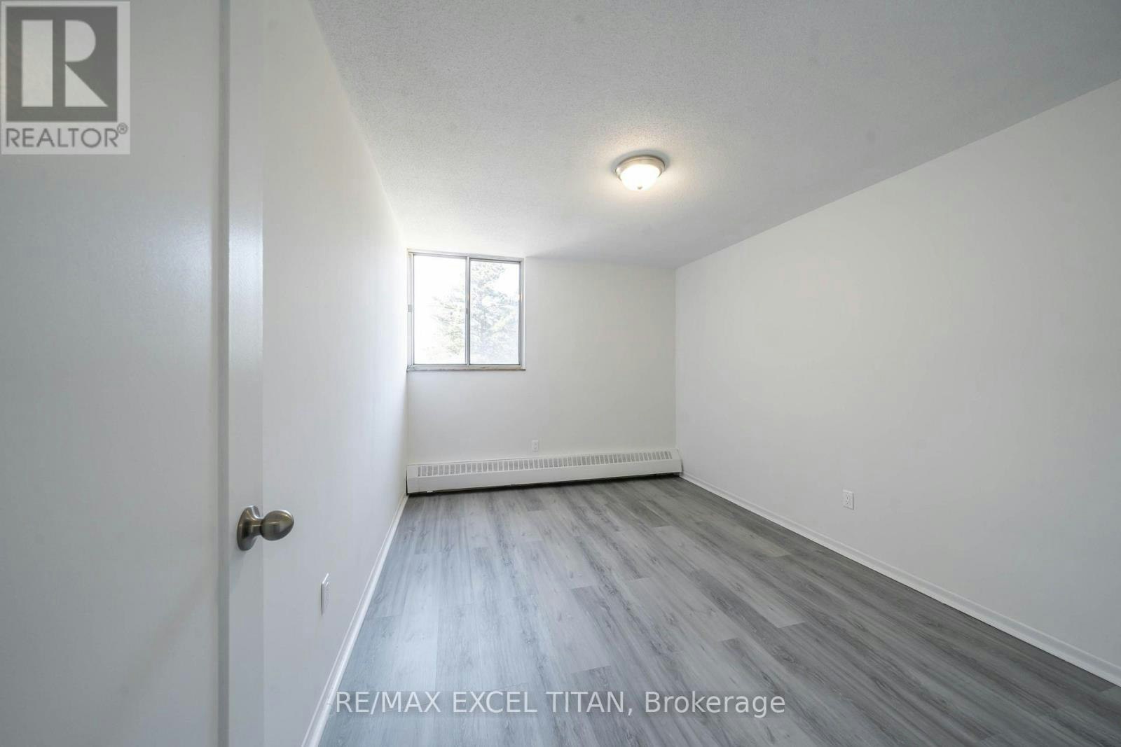 307-165 Cosburn Avenue, Toronto, ON, M4J 2L3 - 7