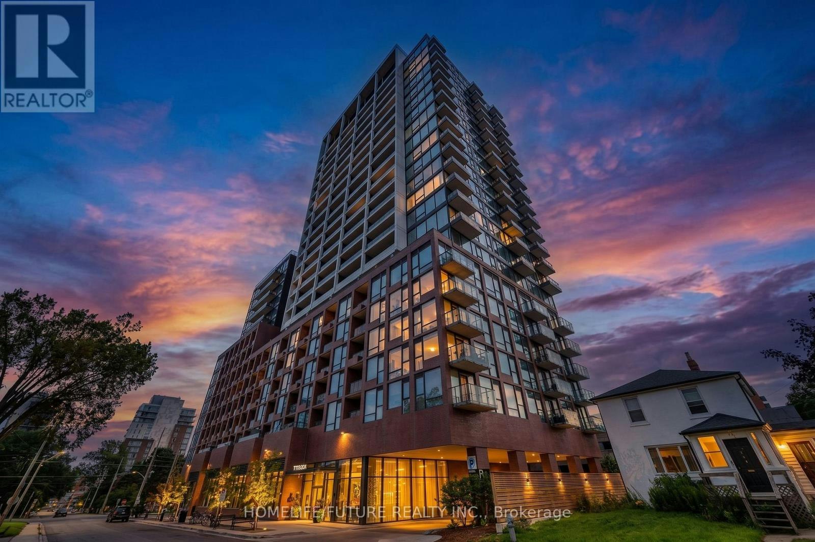 208-28 Ann Street, Mississauga, ON, L5G 0E1