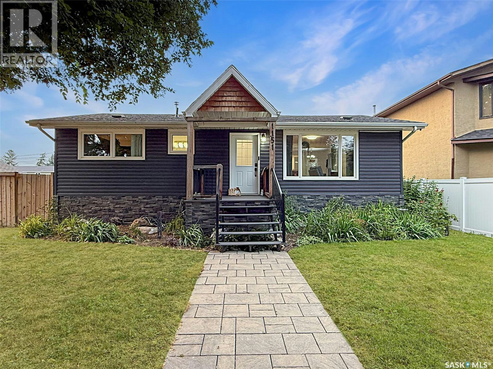 1151 Chaplin Street E, Swift Current, SK, S9H 1J9
