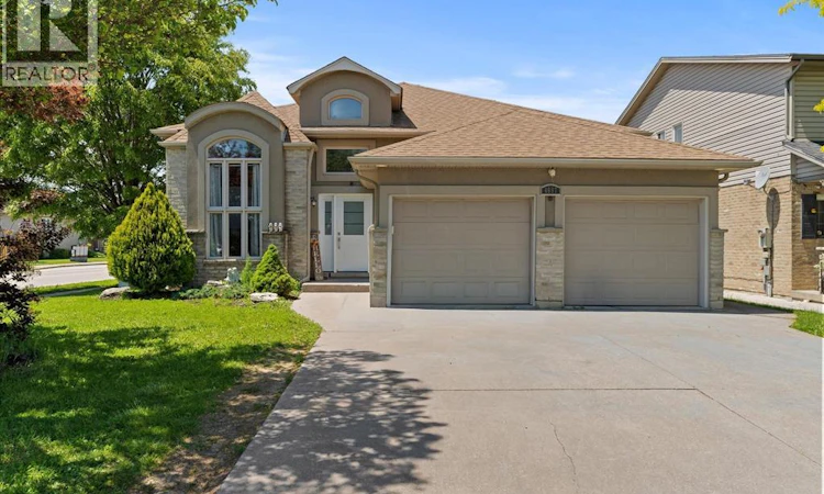 4697 Helsinki Crescent