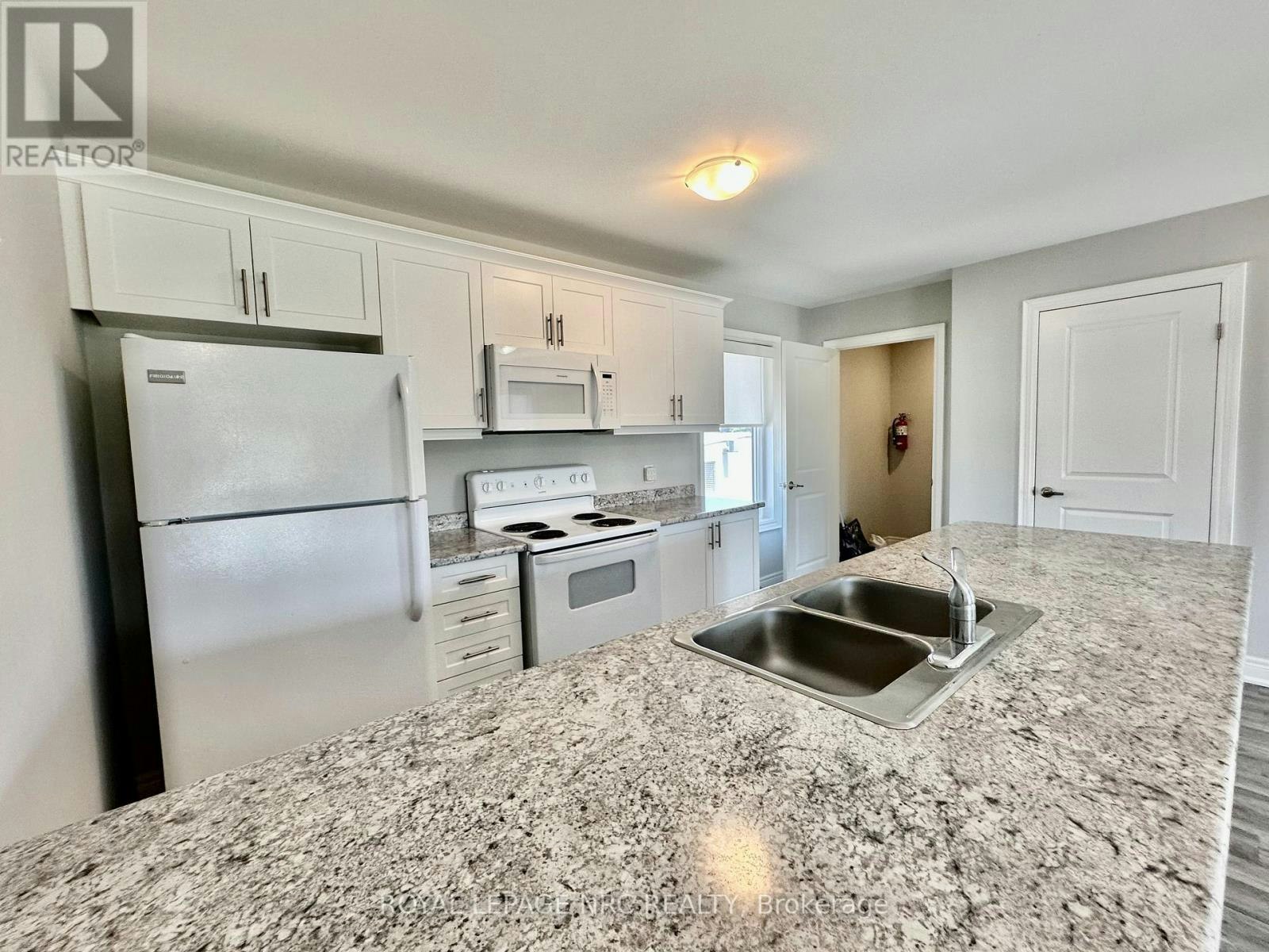 UPPER-1 Abbot Street, St. Catharines, ON, L2P 2G2 - 7