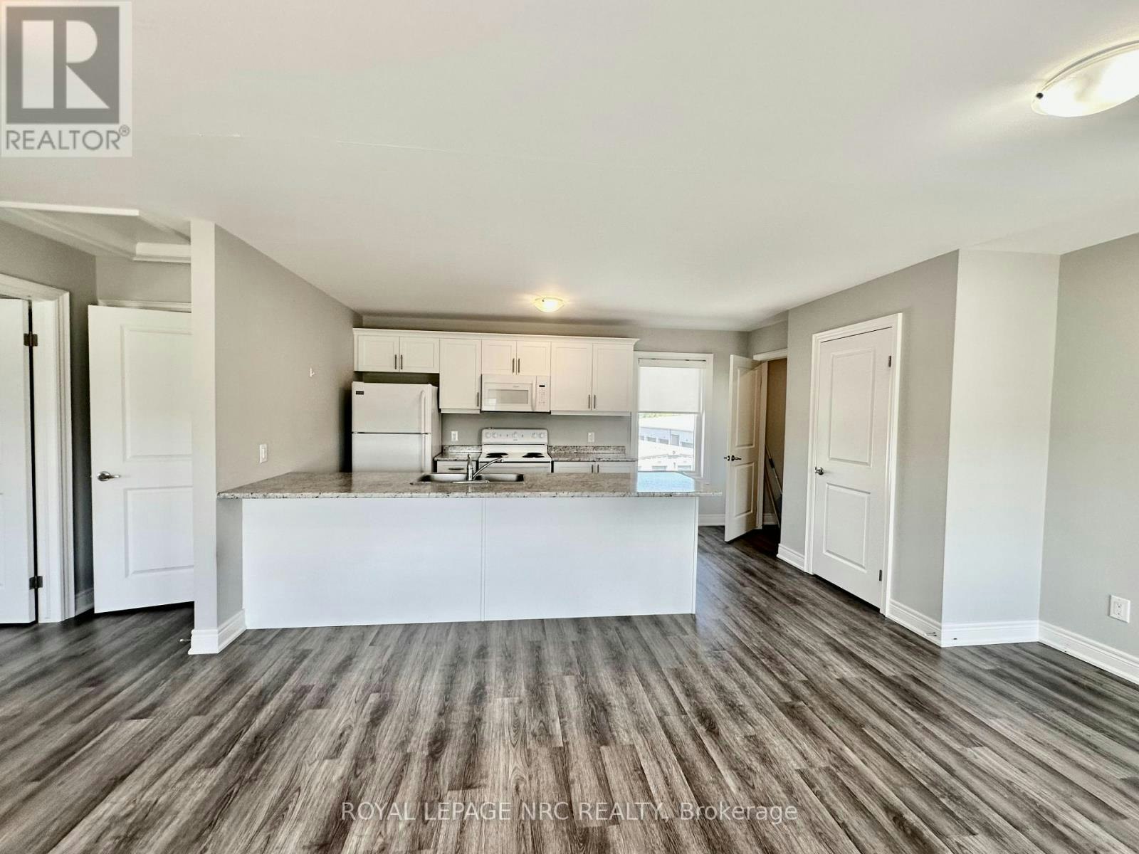 UPPER-1 Abbot Street, St. Catharines, ON, L2P 2G2 - 4