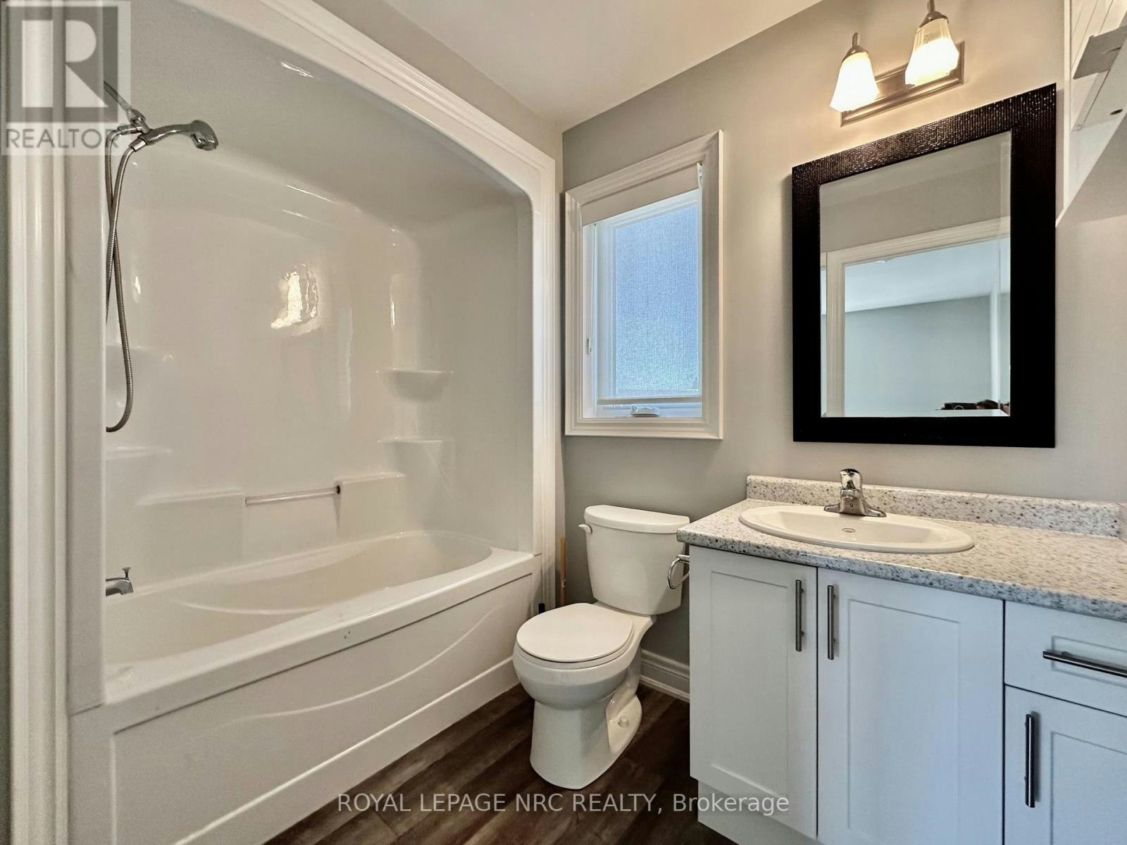 UPPER-1 Abbot Street, St. Catharines, ON, L2P 2G2 - 10